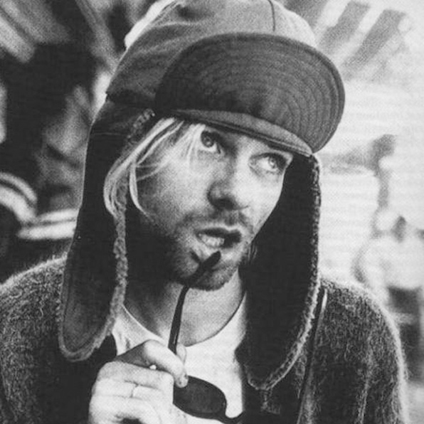 Kurt Cobain – A non plus ultra minden rockzenét kedvelő nő számára 17 és 70 éves kor között. Őt tényleg csak imádni lehet, miközben egyáltalán nem akarta, hogy imádják.  A szép szőke herceg nyers szövegeivel és vad gitártémáival sokakban fényt gyújtott és megszeretett egy korábban nem annyira népszerű stílust. Hiányát azóta sem sikerült senkinek sem pótolni. 