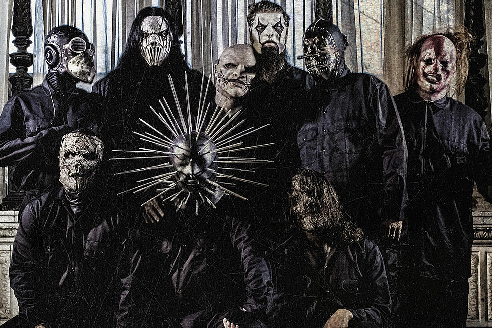 Slipknot<br /><br />Talán a legismertebb maszkos nu-metal banda, szélsőséges zenei stílusával és brutális színpadi teljesítményével valósággal sokkolták az embereket. A egykoron kilenc tagból álló csapat mindegyikének egyedi, saját kezűleg készített a maszkja van, mely elmondásuk szerint tükrözi belső érzésvilágukat.