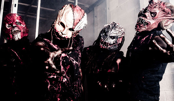 Terror Universal<br /><br />Az amerikai horror metal banda a Machine Head, Soulfly, Upon a Burning Body és az III Nino volt tagjaiból áll. Első anyaguk a Welcome to Hell volt, mely debütáló albumok a Regin of Terror előfutáraként jelent meg. 