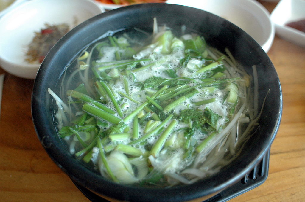 1024px-korean_soup-bokguk-01.jpg