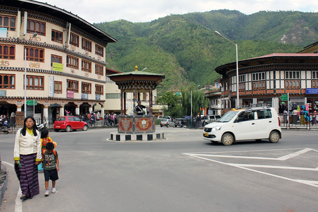 20121227-bhutan-thimpu-legforgalmasabb-pontjan-rendor.jpg