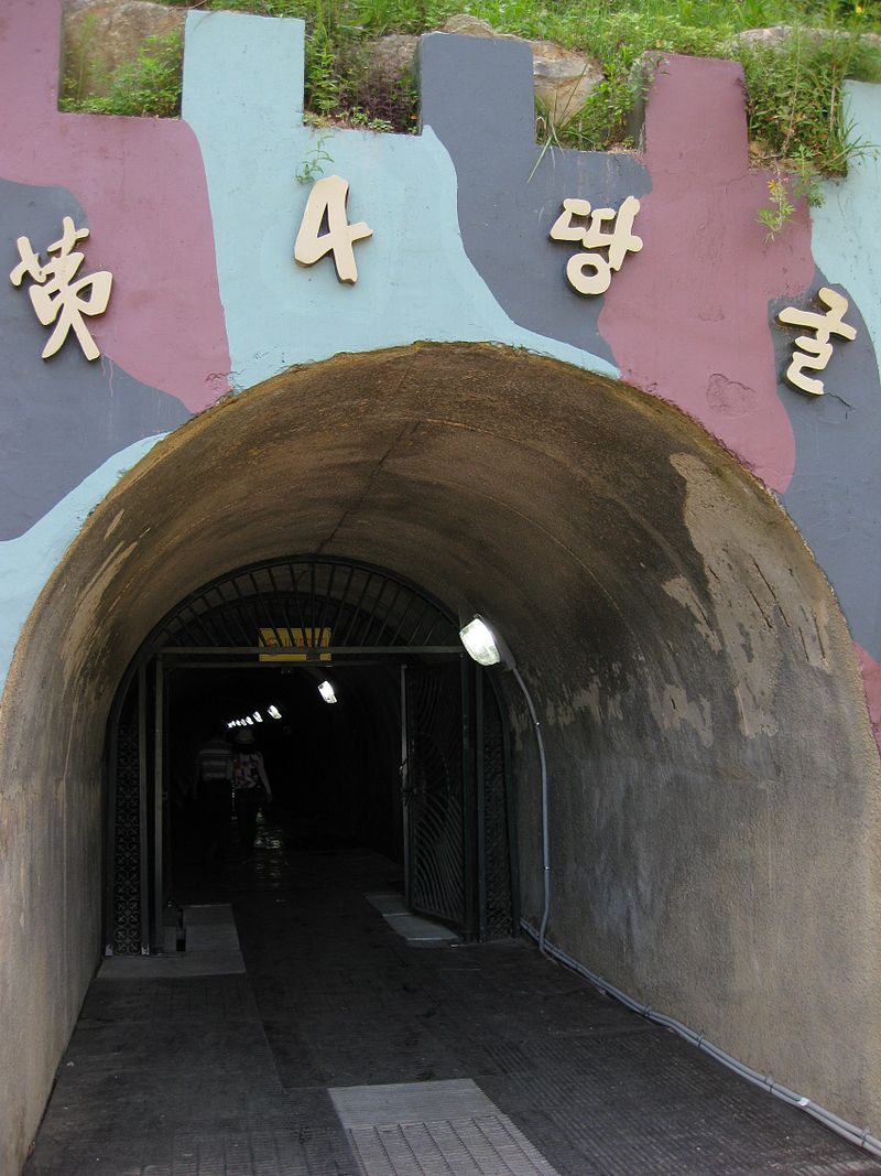 800px-entrance_to_the_4th_infiltration_tunnel_korean_dmz.jpg