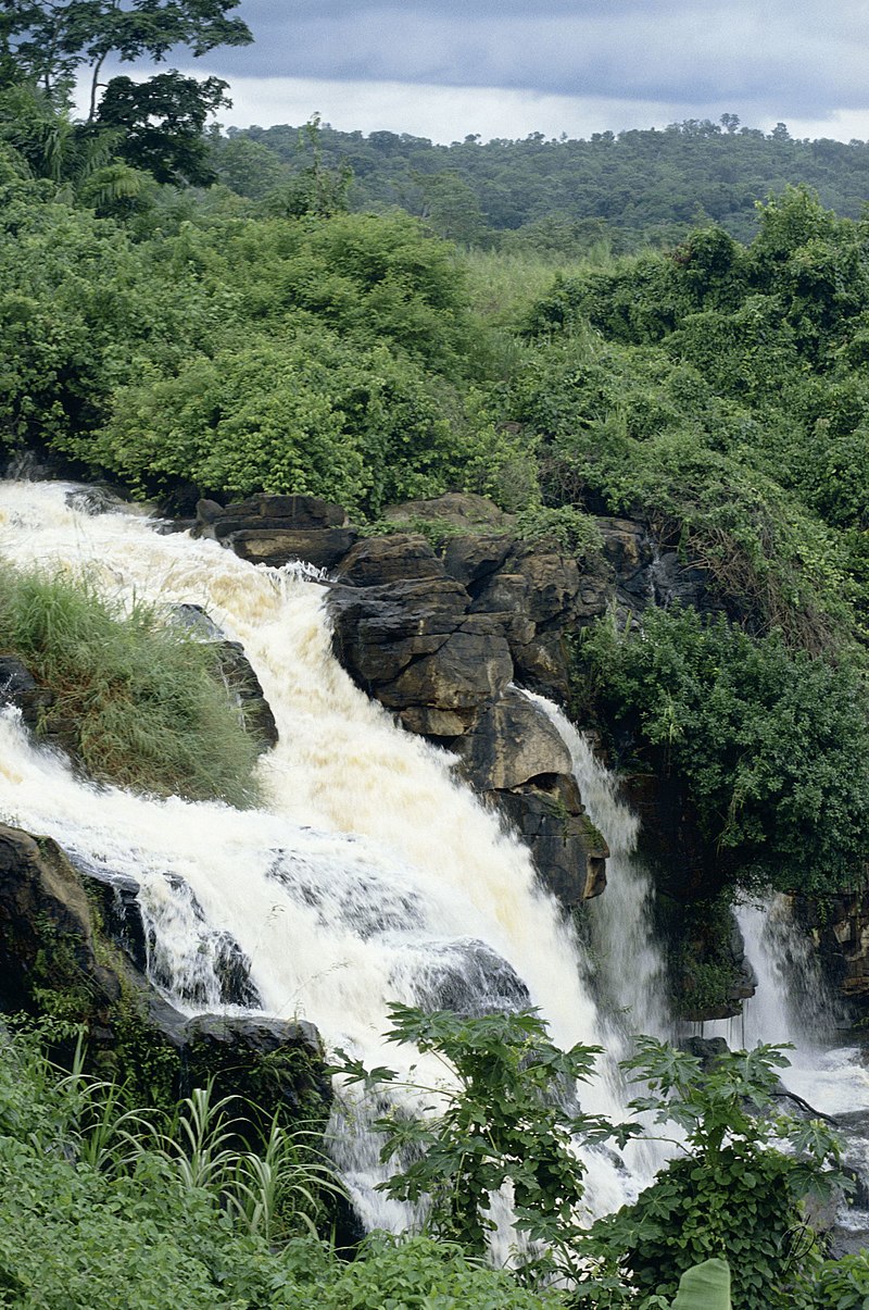 800px-republique_centrafricaine_boali_chutes_de_boali.jpg