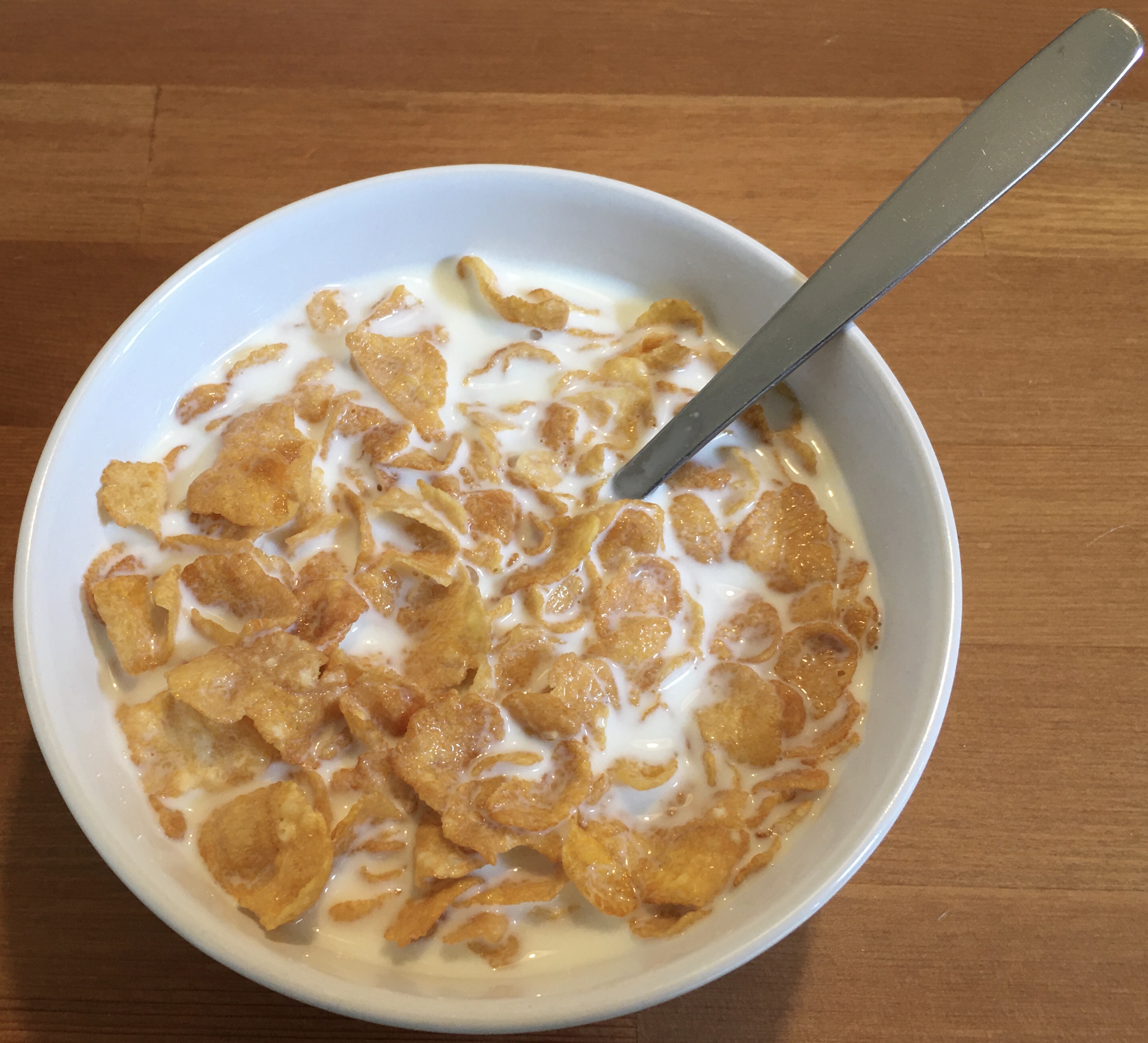 kellogg_s_corn_flakes_with_milk.jpg