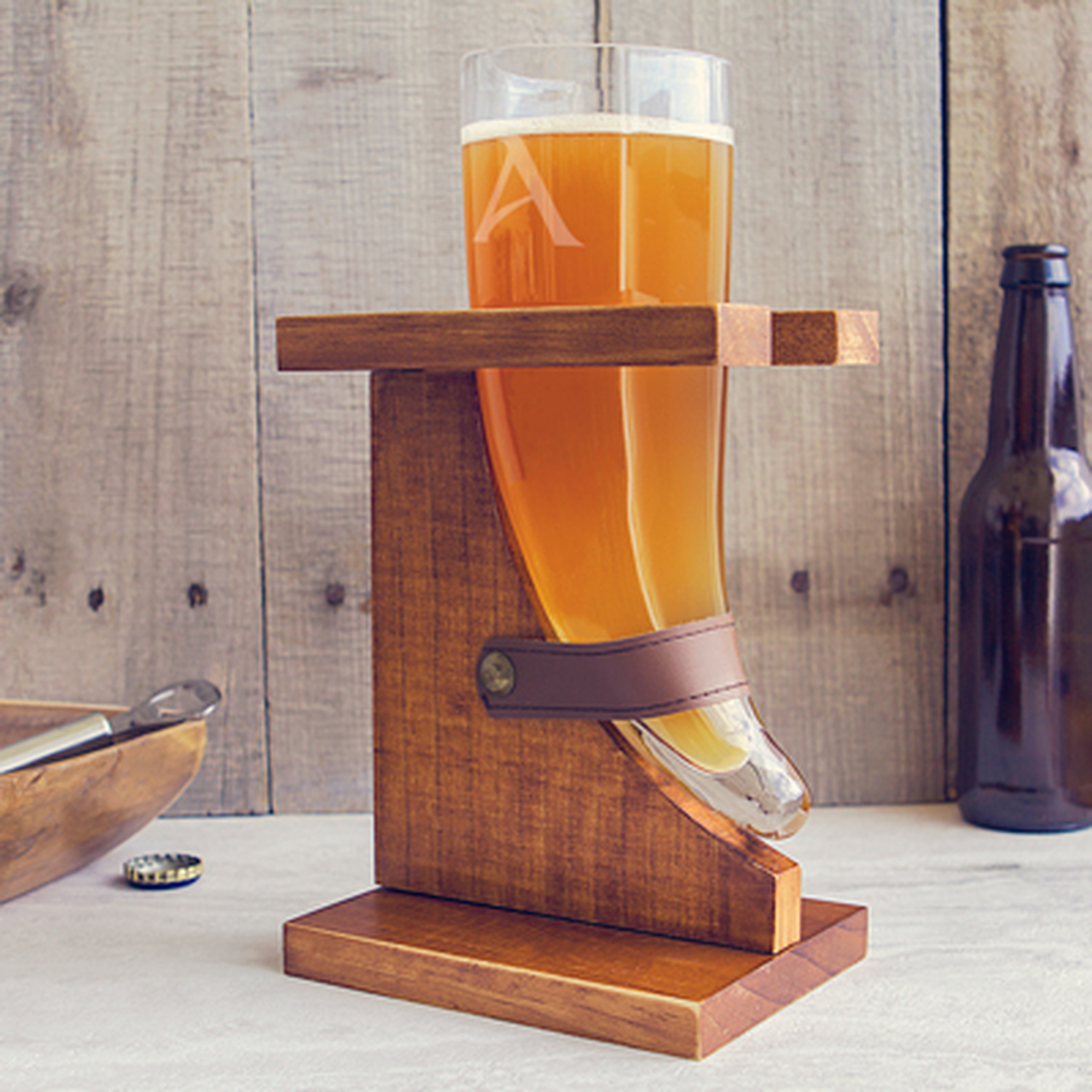 personalized-16oz-viking-beer-horn-glass-with-stand-details_01055_1513642798.jpg