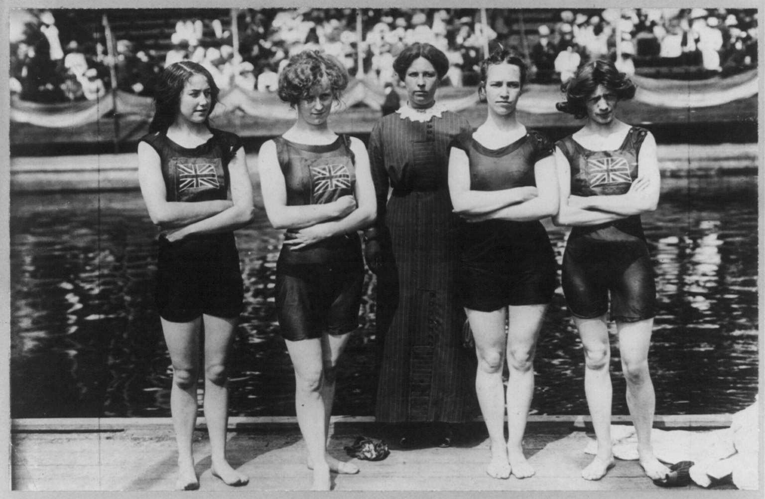 british_freestyle_relay_swim_team_that_won_the_olympic_gold_medal_in_1912_lccn2003677466.jpg