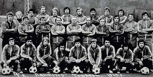 in-august-1979-fc-pakhtakor-tashkent-killed-in-plane-crash-17-football-players-celebrities-who-died-young-31755144-500-252.jpg