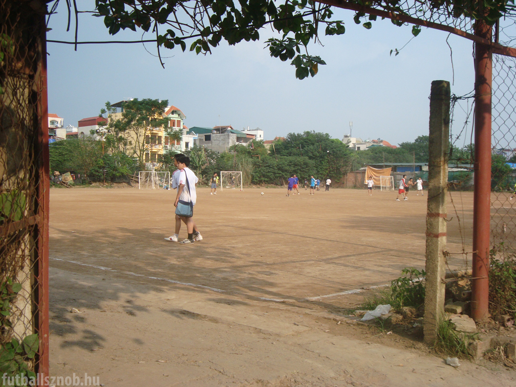 Tipikus hanoii futball komplexum (Vietnam)