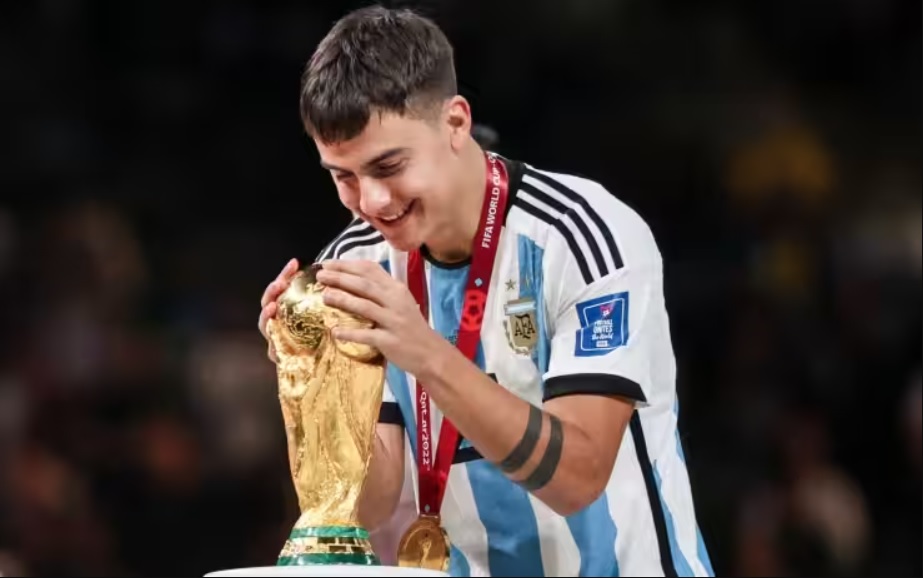 dybala-argentina-cup-vang.jpg