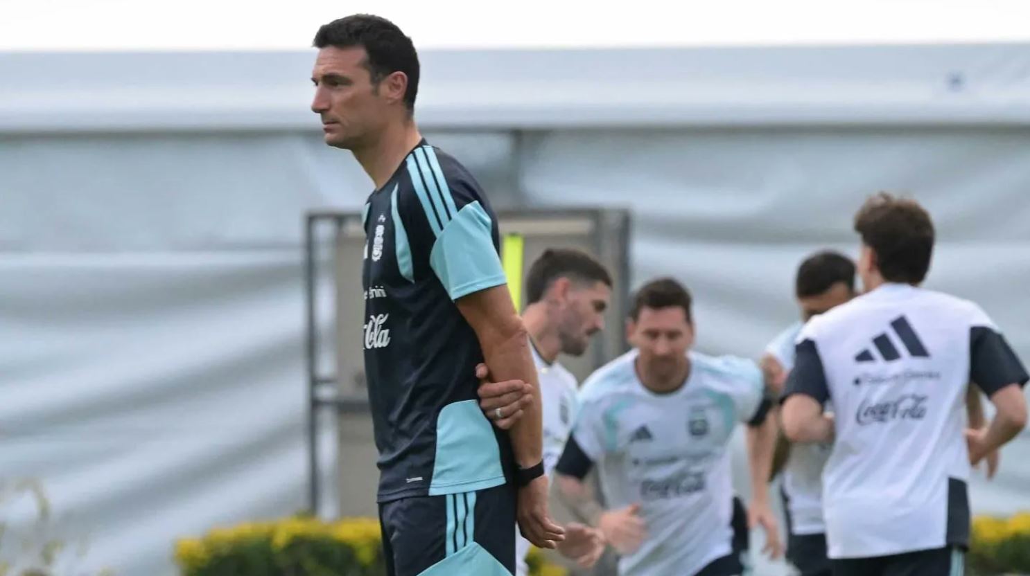 scaloni26tra.JPG