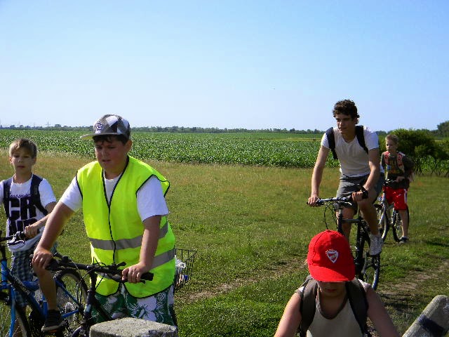 2011. nyár, Hittanos tanévzáró, Sajópálfala. Fotó: szirmaigorog.hu