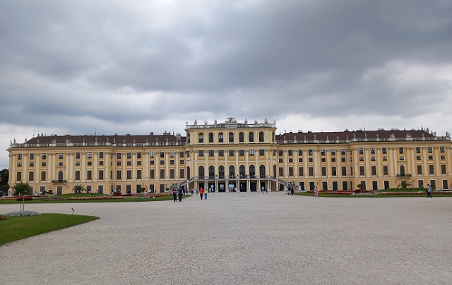 becs_schonbrunn3.jpg