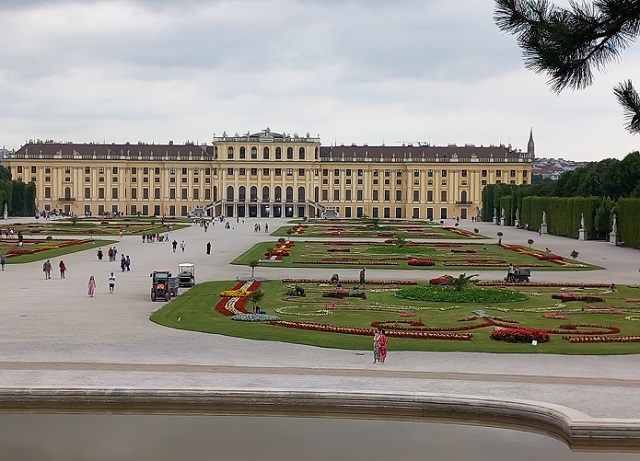 becs_schonbrunn4.jpg