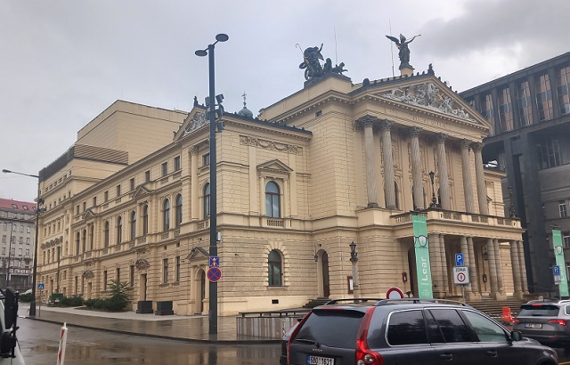 praga_opera1.jpg