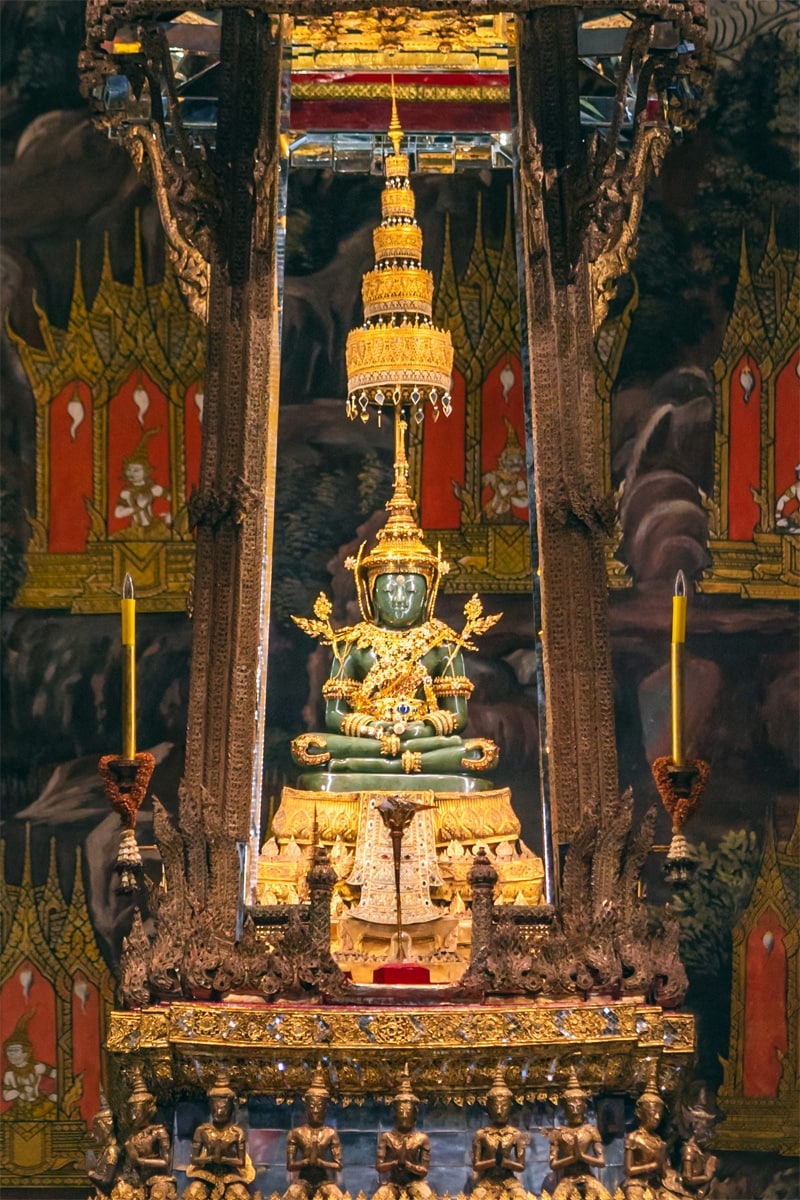 emerald_buddha.jpg