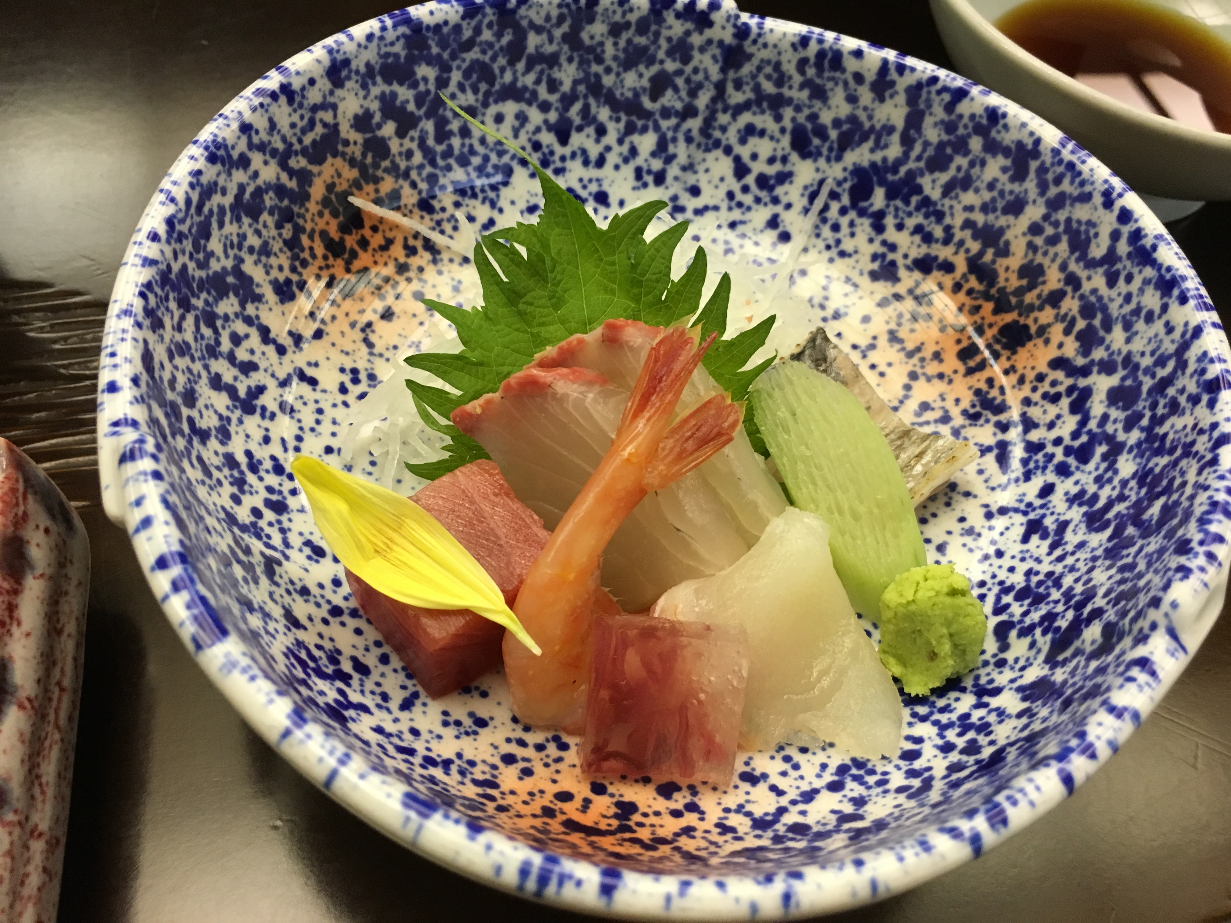 sashimi (nyers hal)