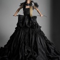 Vera Wang lenyűgöző fekete ruhái 2023 tavaszán