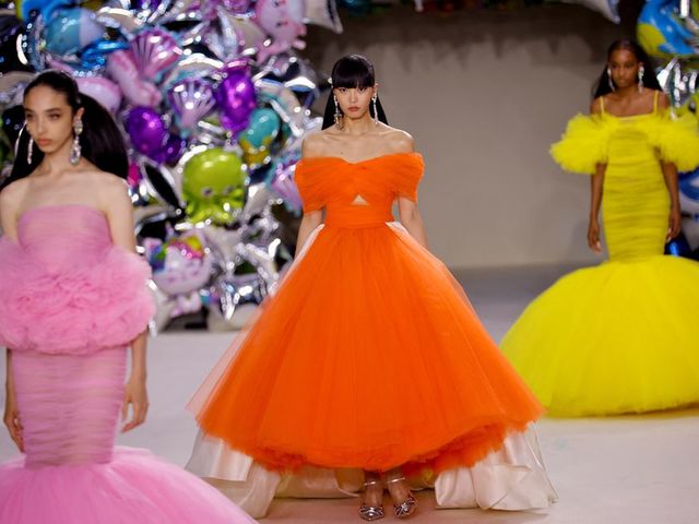 Giambattista Valli szuperromantikus ruhakölteményei