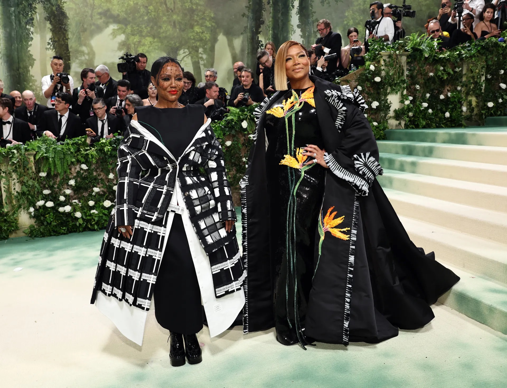 eboni_nichols_and_queen_latifah_in_thm_browne.jpg