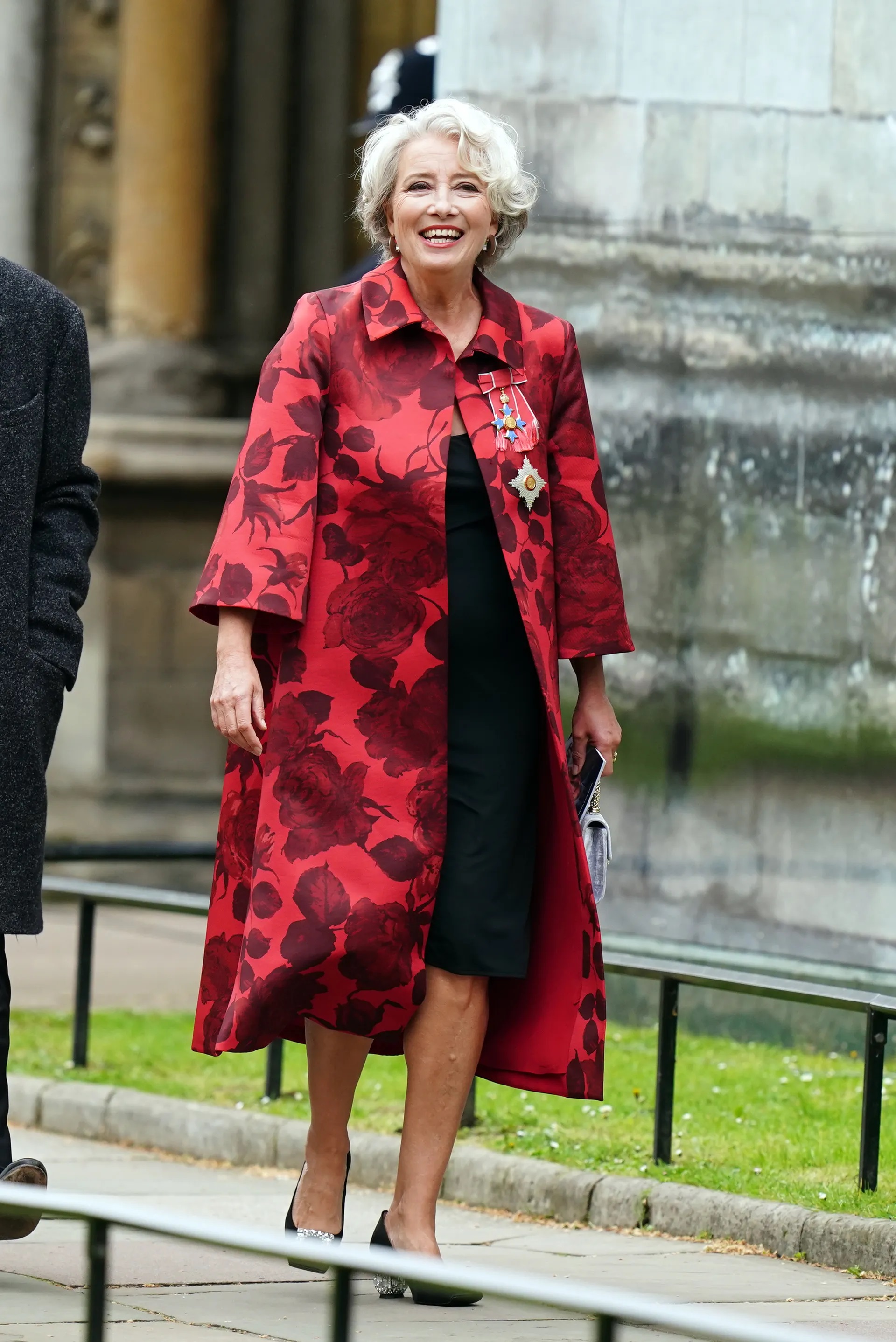 emma_thompson_in_a_floral_opera_coat_by_emilia_wickstead.jpg