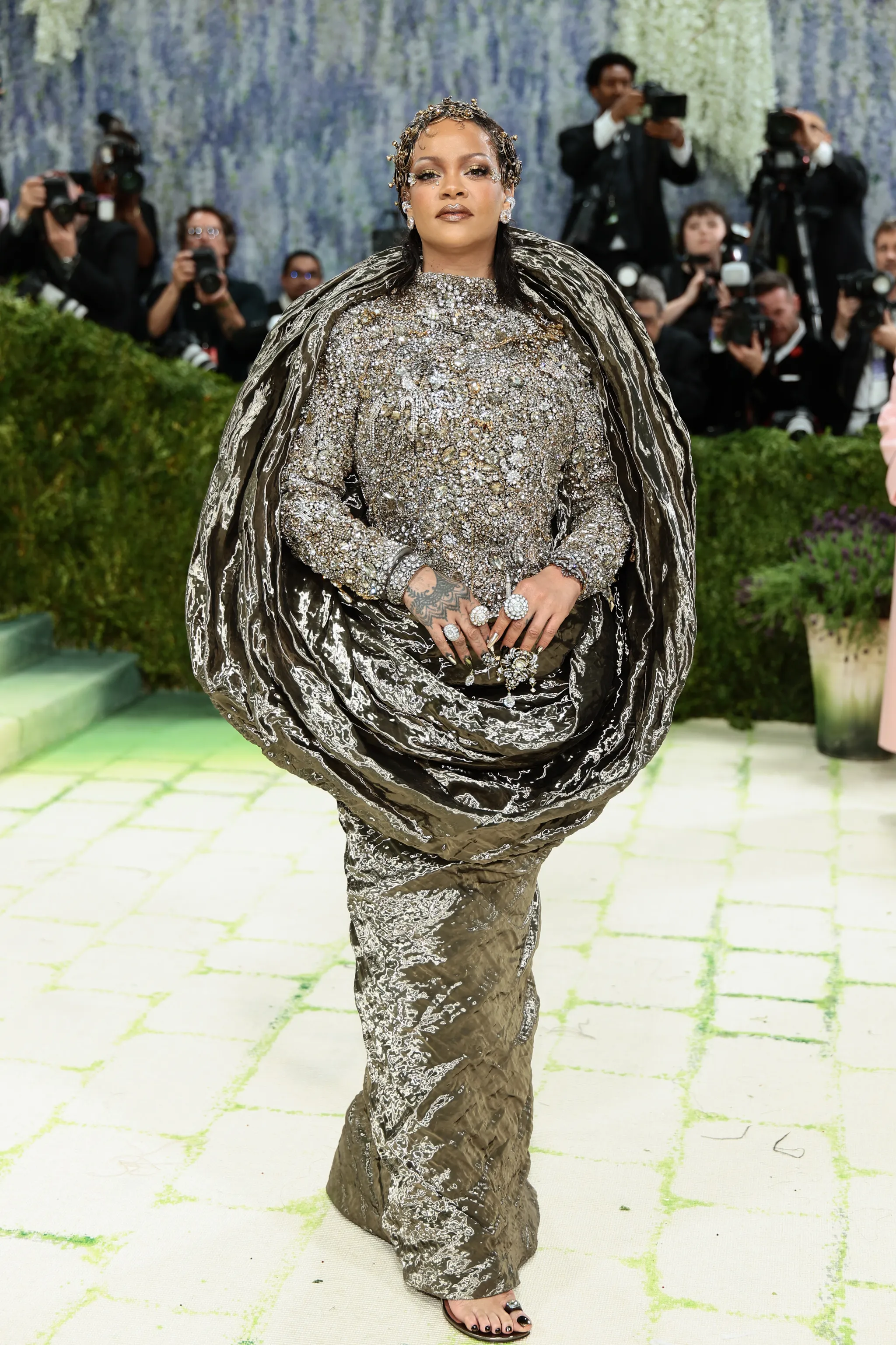 rihanna_in_maison_margiela.webp
