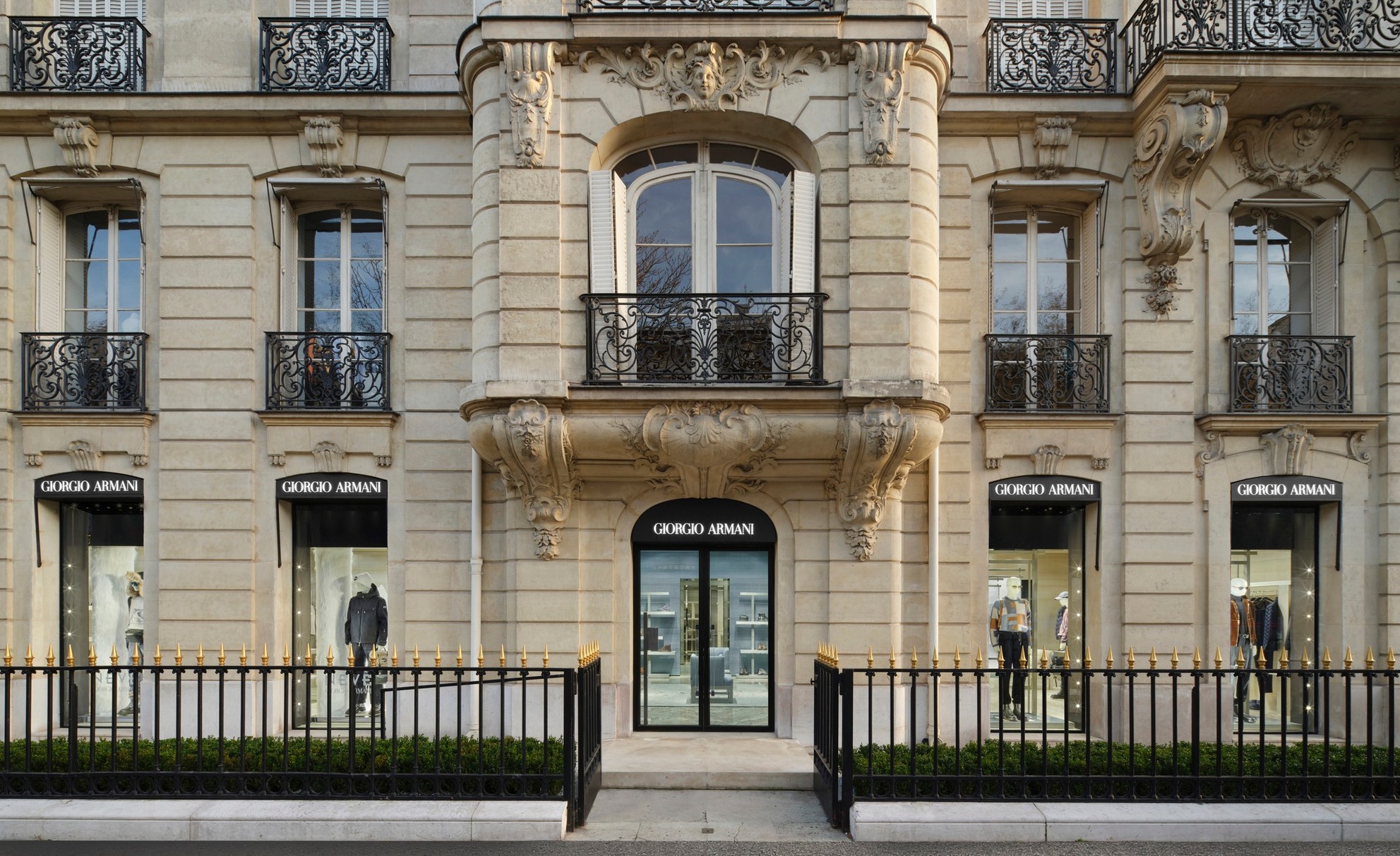armani_store_paris.jpg