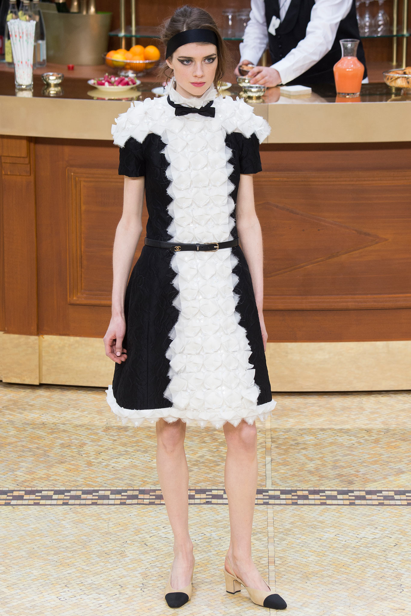 chanel_06-03-fall-2015-runway-trend-report-lolita.jpg