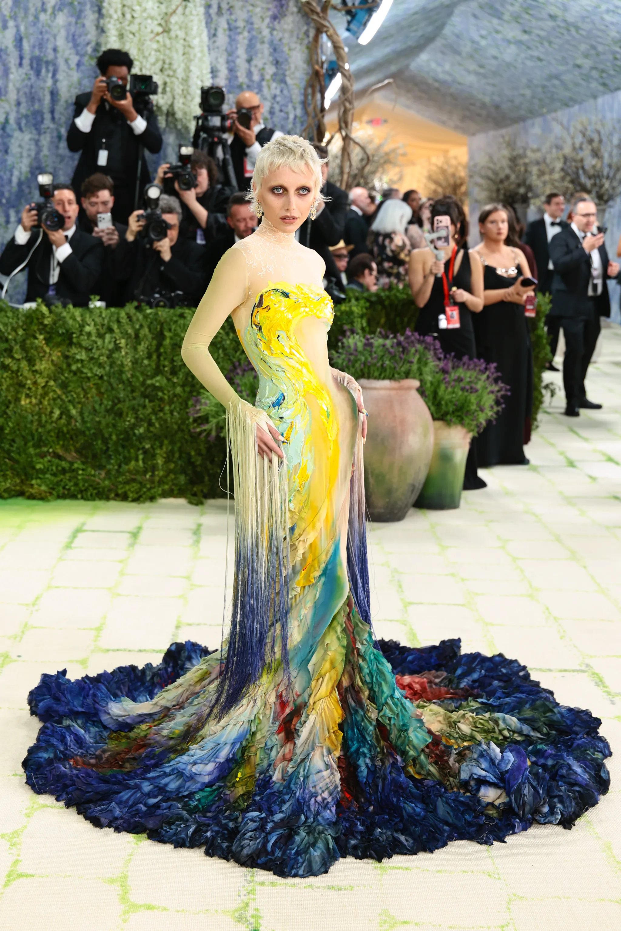 emma_chamberlain_in_mugler.webp
