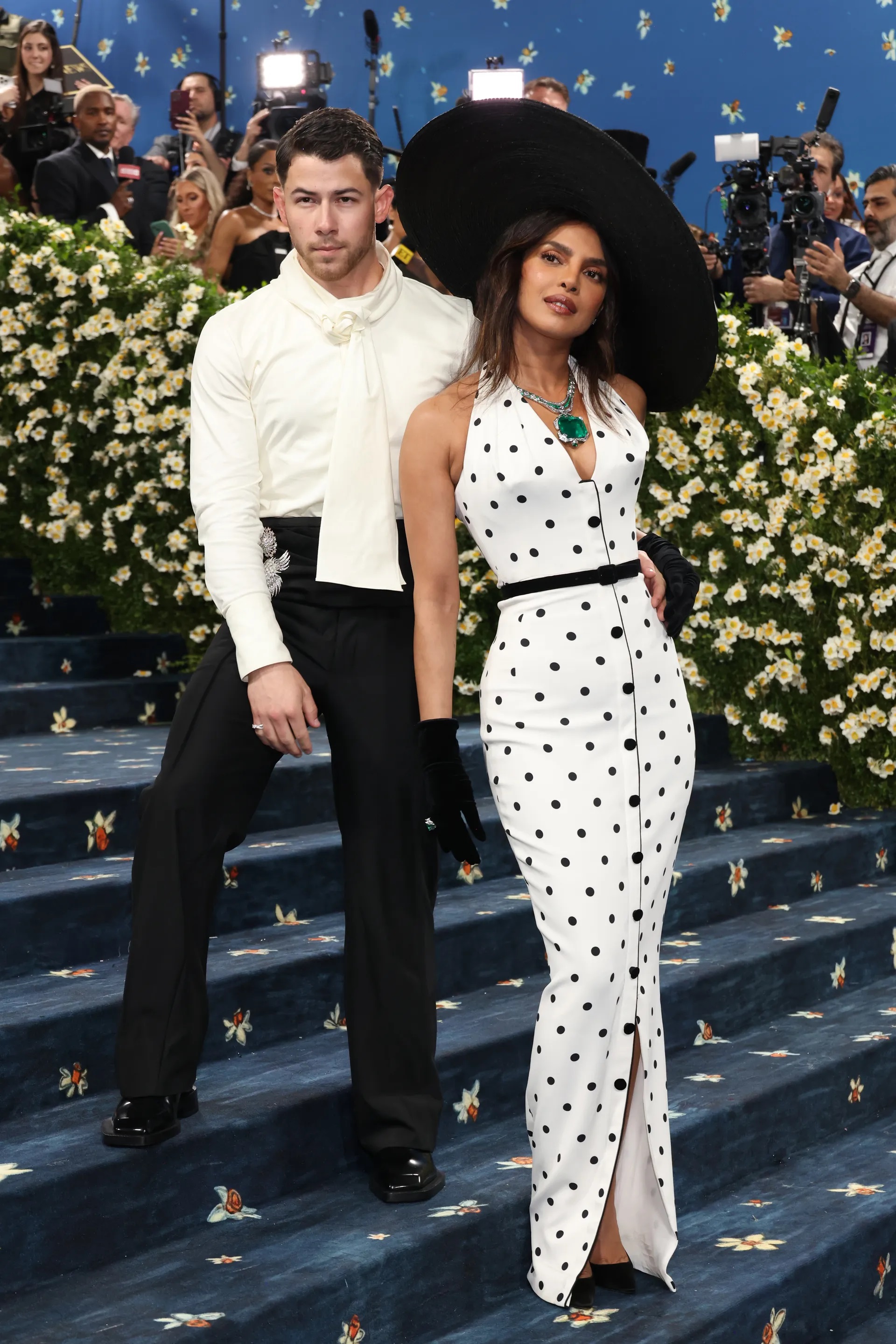 nick_jonas_and_priyanka_chopra.jpg