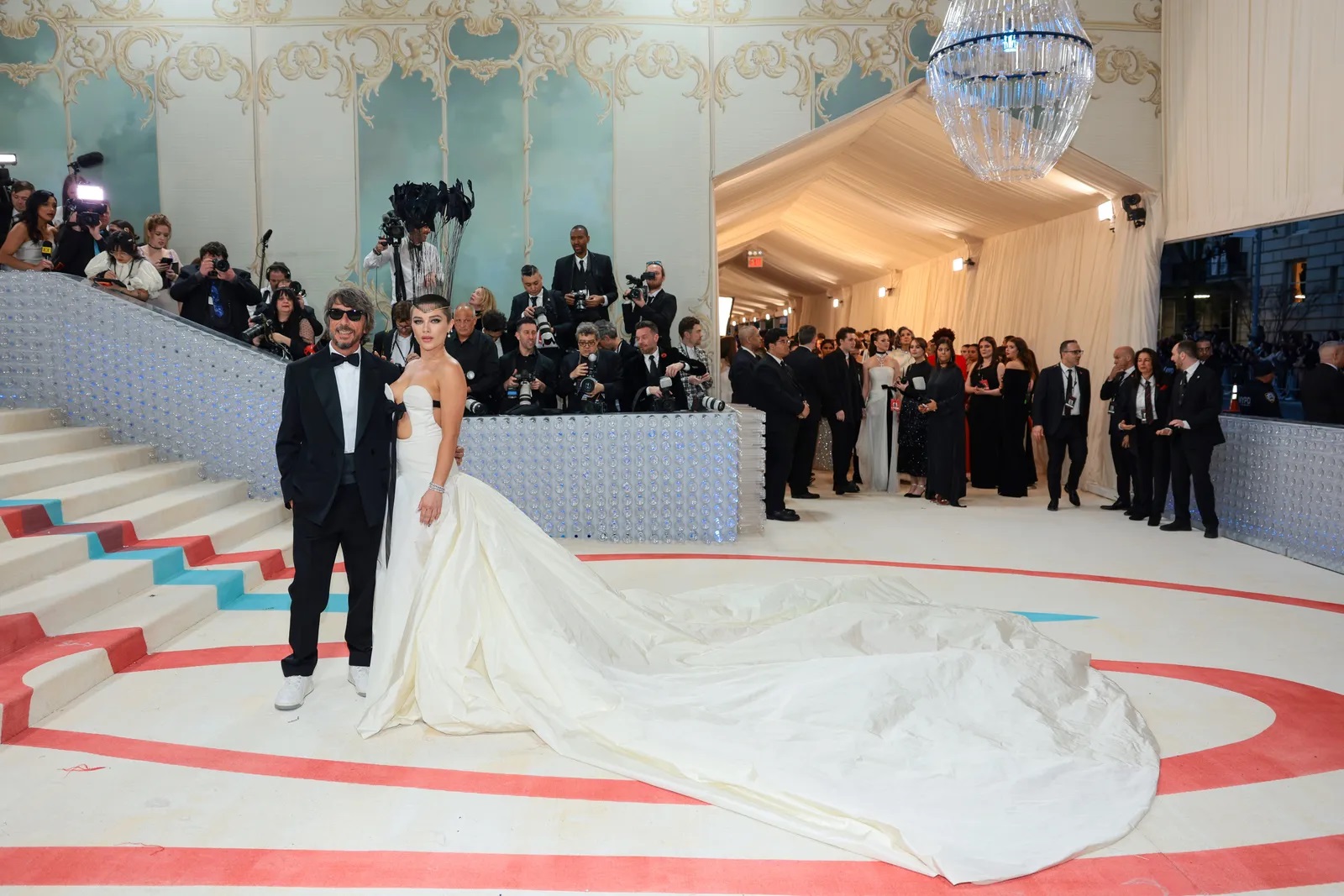 pier_paolo_piccioli_and_florence_pugh_in_valentino.jpg