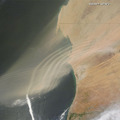 Szállópor-hullámok a Nyugat-Szaharából