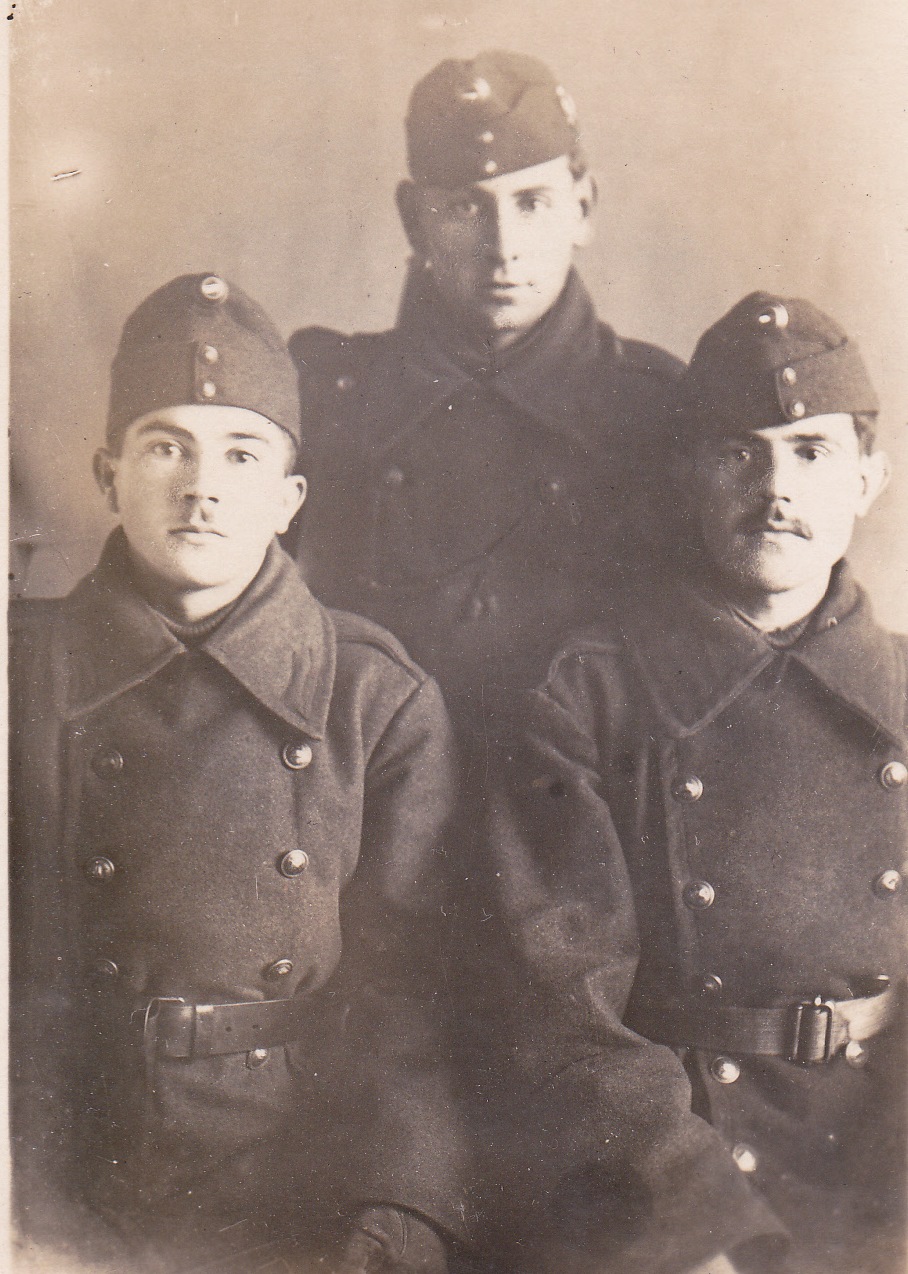 1942_xi_10_valahol_oroszorszagban_horvath_imre_orv_cseh_kalman_honv_gaspar_lajos_honv.jpg