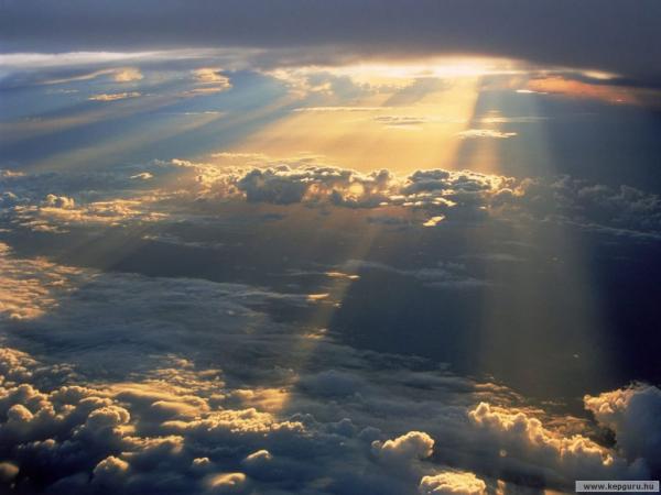 felhők felett a nap.jpg