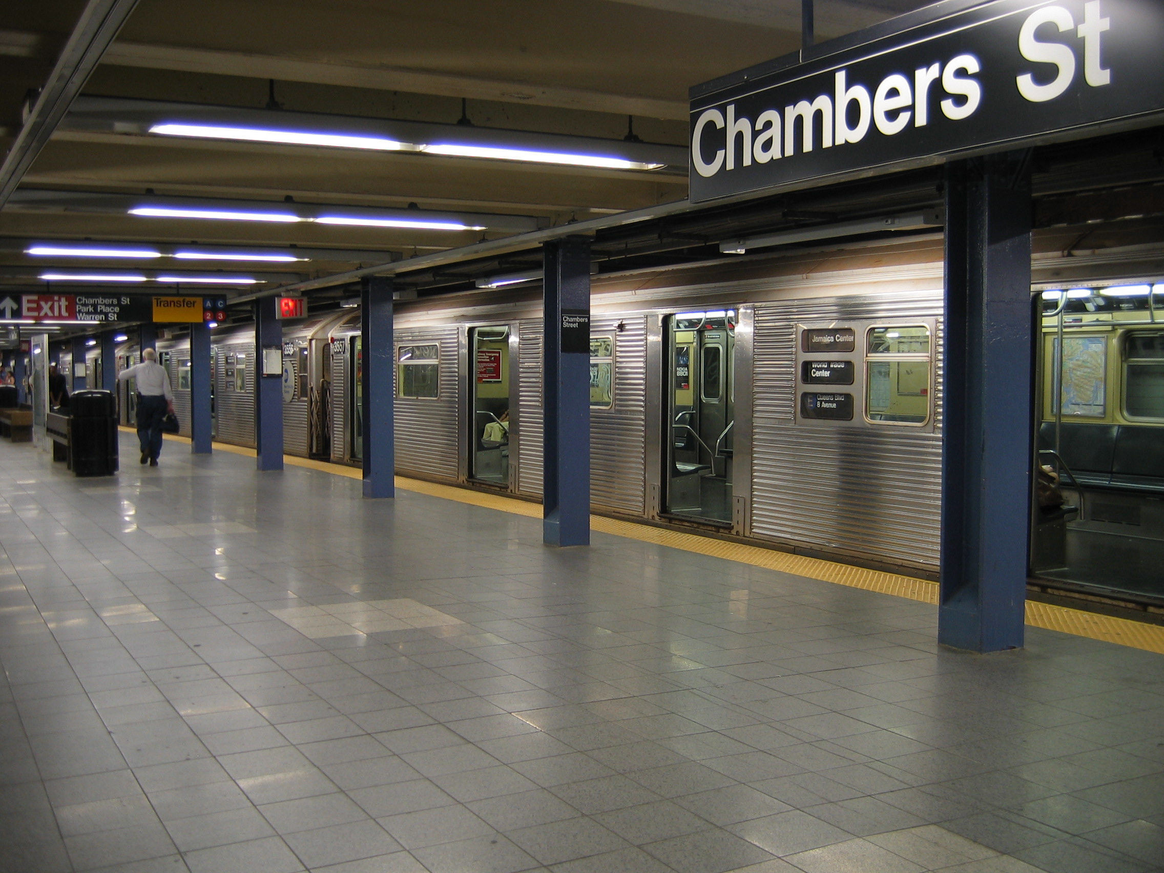 Chambers_st_nyc_subway.jpg