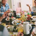 Húsleves és meggyes pite: családi ételpornó és hagyománytisztelet