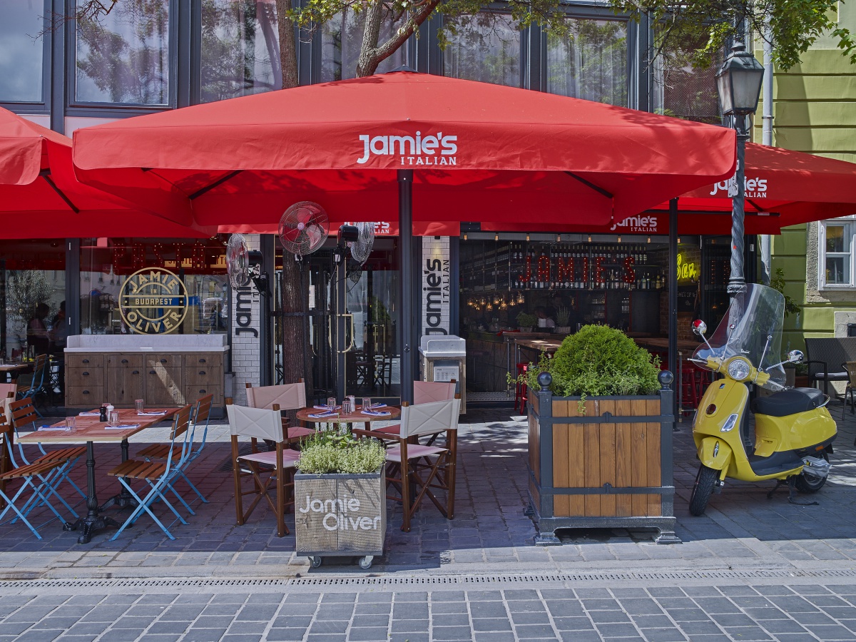 A Budavári Jamie‘s Italian ajtaja 2016. május 20-tól mindneki előtt nyitva áll!