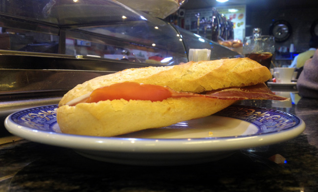 bocadillodejamonserrano.jpg