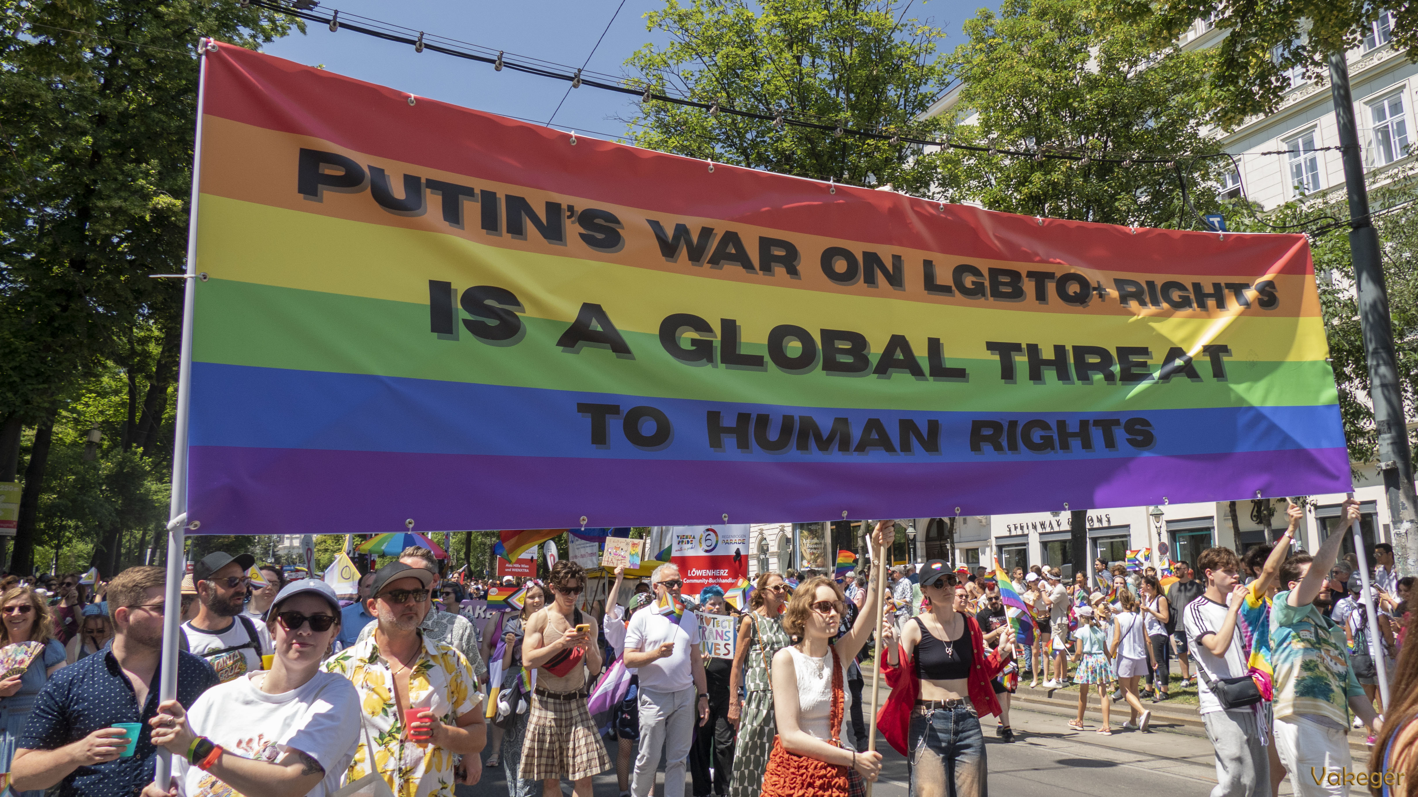 pride_becs_putyin_haboruja_globalis_felyegetes_az_emberi_jogok_ellen.jpg