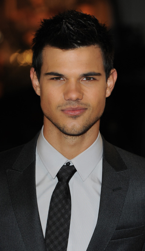 Taylorlautner_tk3s_goff_twilight_161111_83.jpg