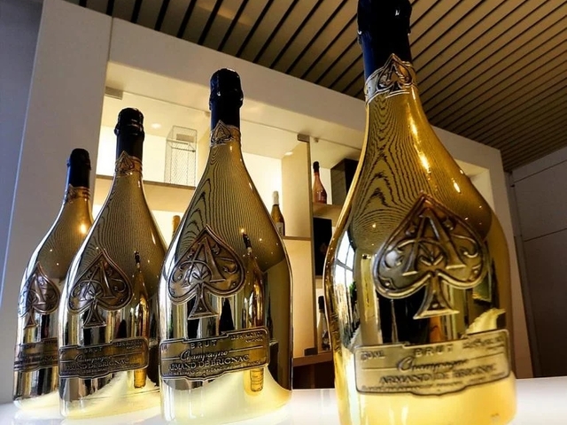 A Louis Vuittoné Jay-Z pezsgőmárkájának fele