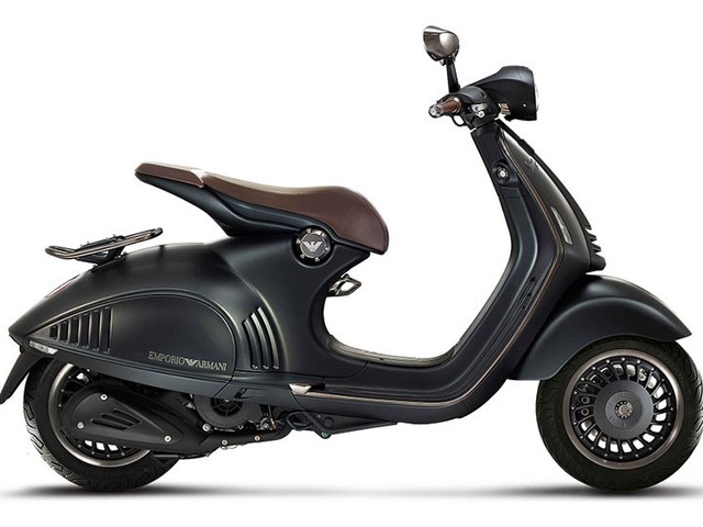 Itt van a Vespa és Armani szerelemgyereke