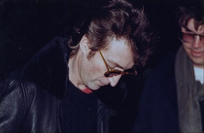 john_lennon_mark_chapman.jpg