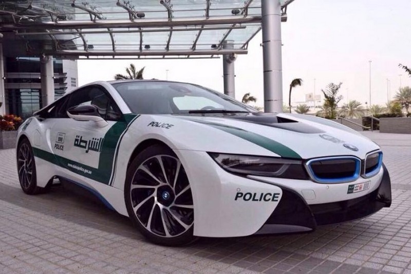 dubai_rendorseg_bmw_i8.jpg