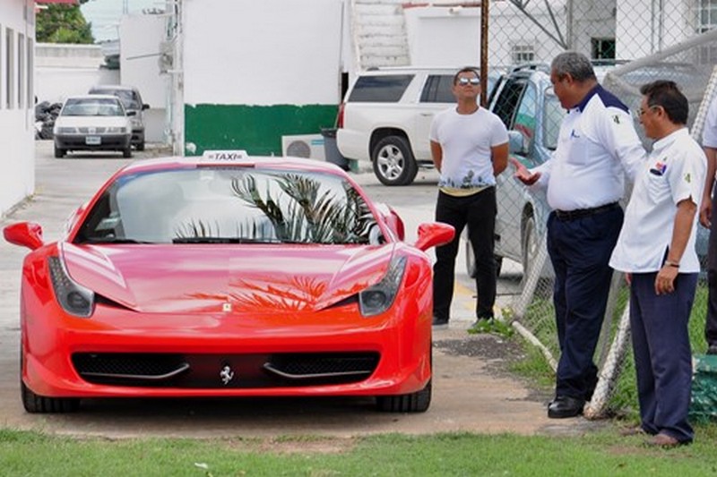 lamborghini_taxi_foto_taxiscancun_com.jpg