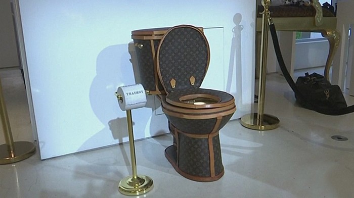 louis_vuitton_wc.jpg