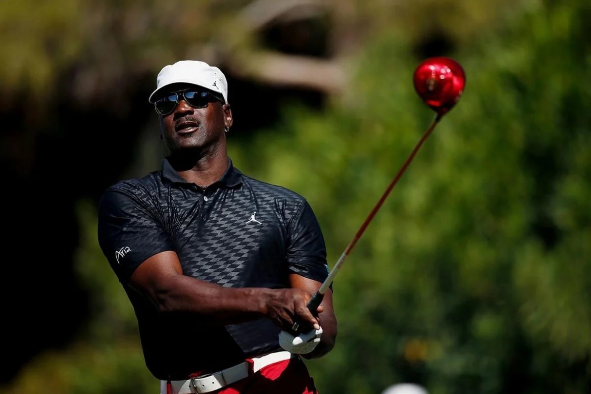 michael_jordan_golf.jpg