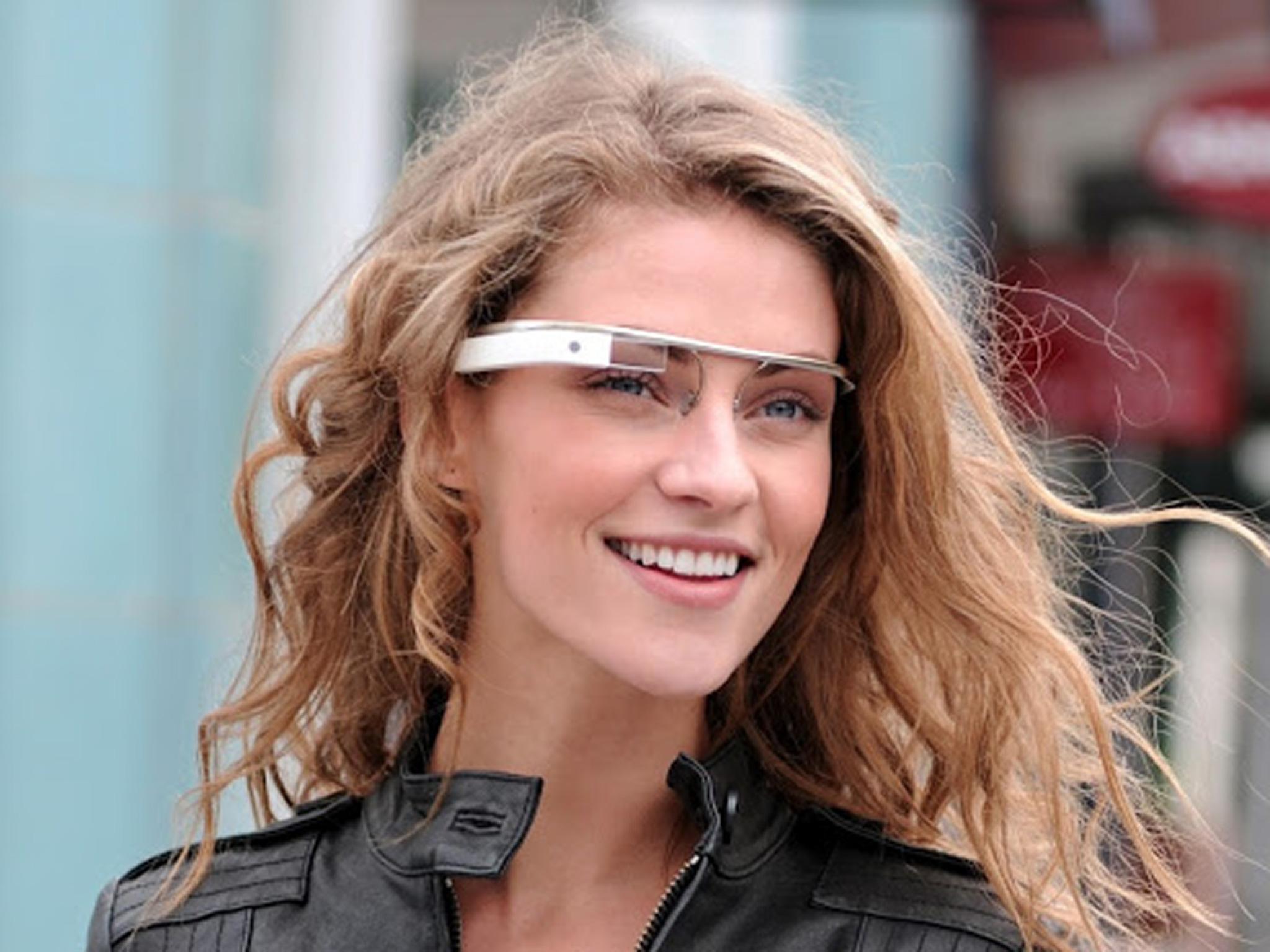 Beautiful-Model-Wearing-Beautiful-Google-Glass.jpg