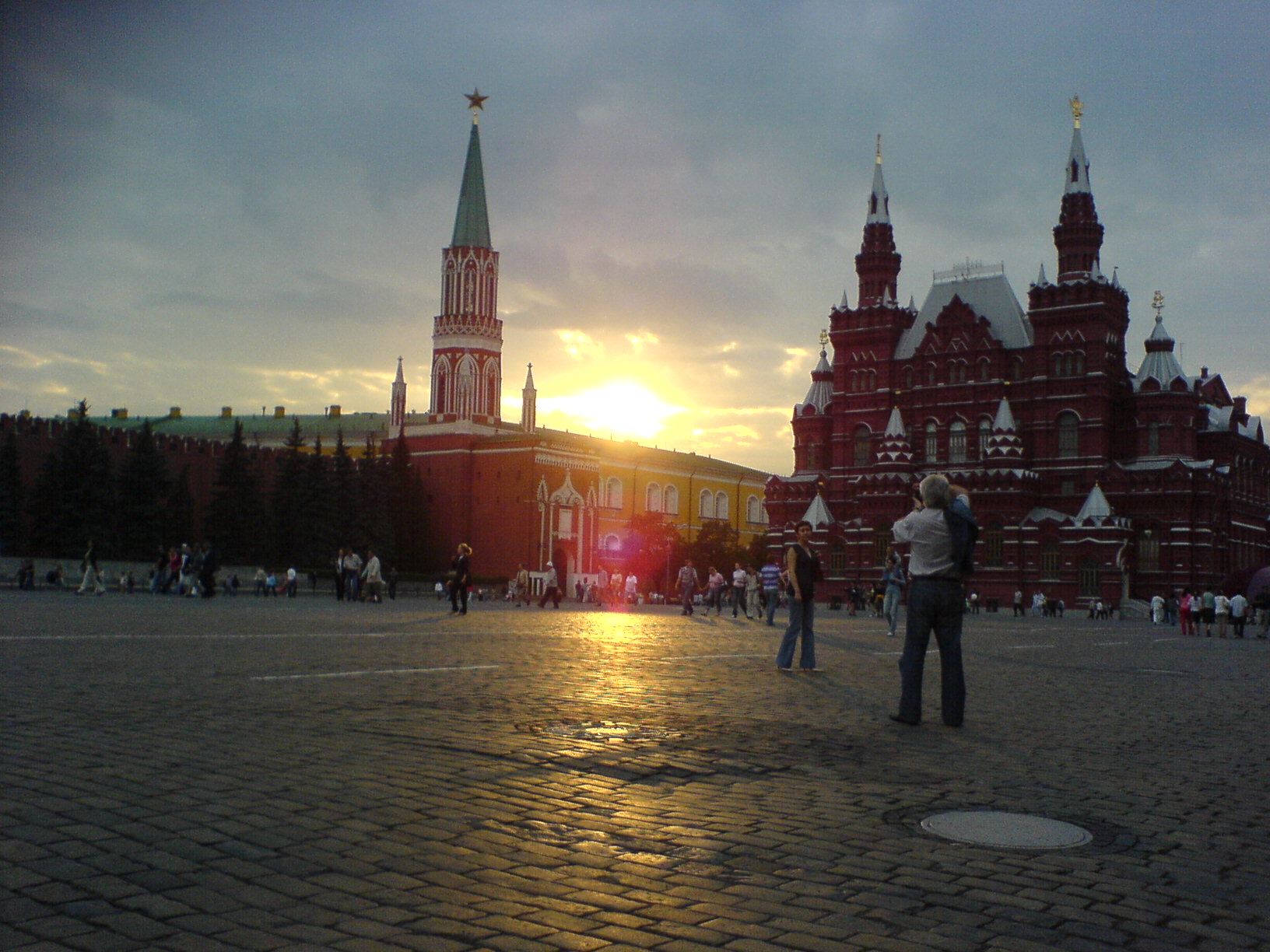 Moscow,_Krasnaya_Square,_Sunset.jpg