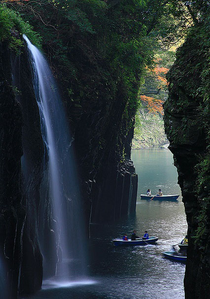 Takachiho Gorge, Miyazaki prefecture, Japan.jpg