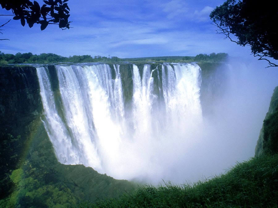 Victoria Waterfall – Zimbabwe Africa.jpg
